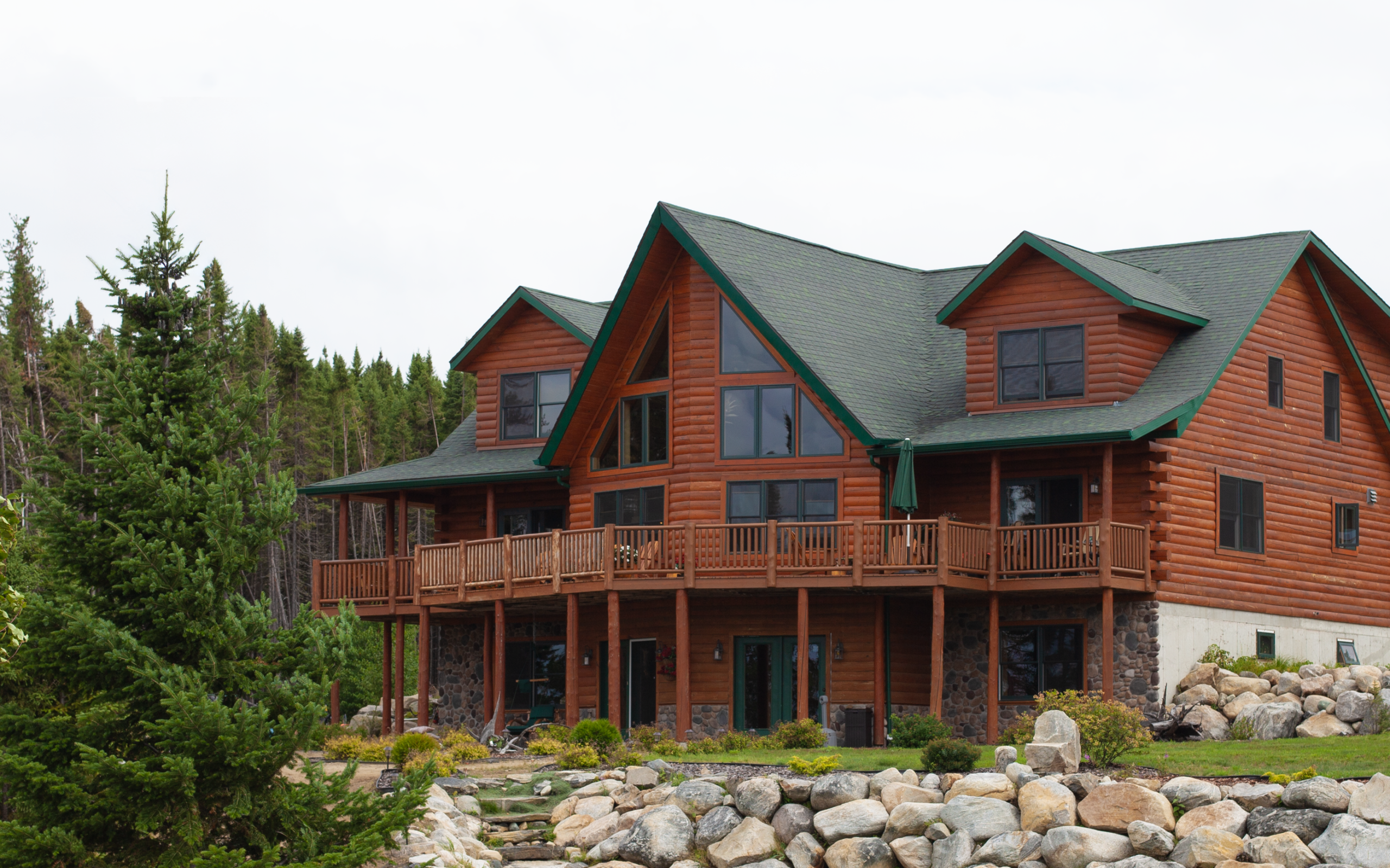 Walleye fishing packages — Pourvoirie St-Cyr Royal – Pourvoirie St-Cyr Royal